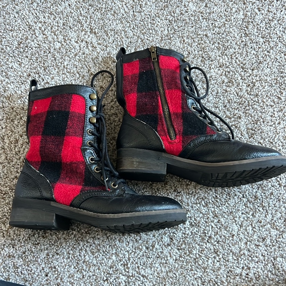 Steve Madden Combat boots